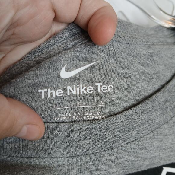 Nike Gray Just Do It Graphic Shirt Mens LG Training Basic Casual Everyday Retro - Picture 4 of 8